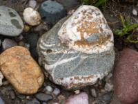 Verschiedenfarbige Steingruppe